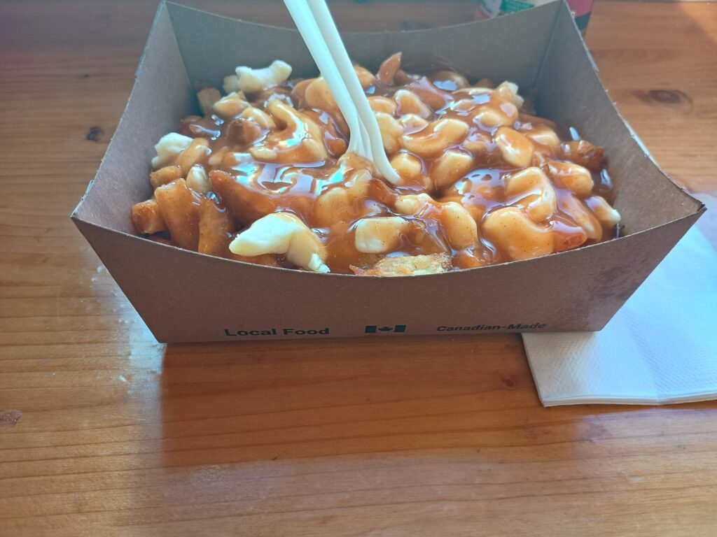 実際に食べたカナダ名物プーティン